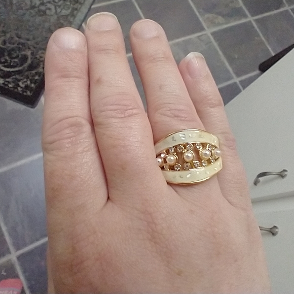 4 Gorgeous Stretch Rings! #R5 - Picture 5 of 10